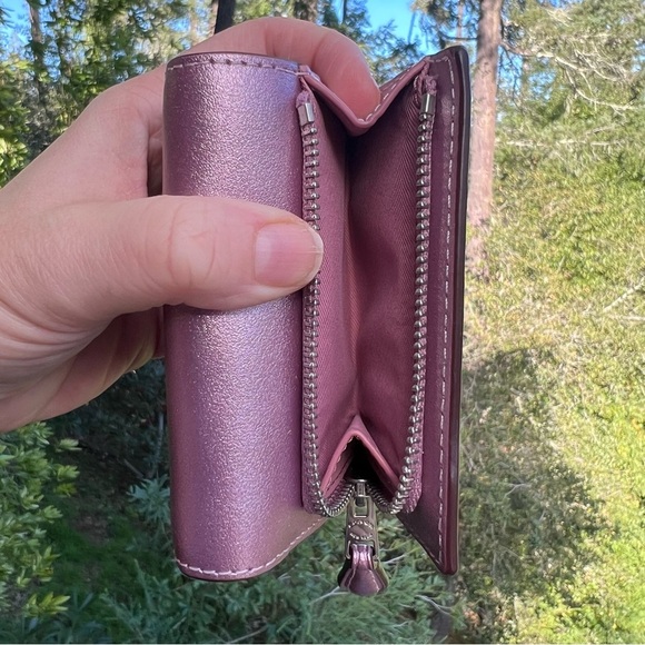 COACH Women's Metallic Pink Micro Wallet Pre owned AUTHENTIC - Picture 3 of 7